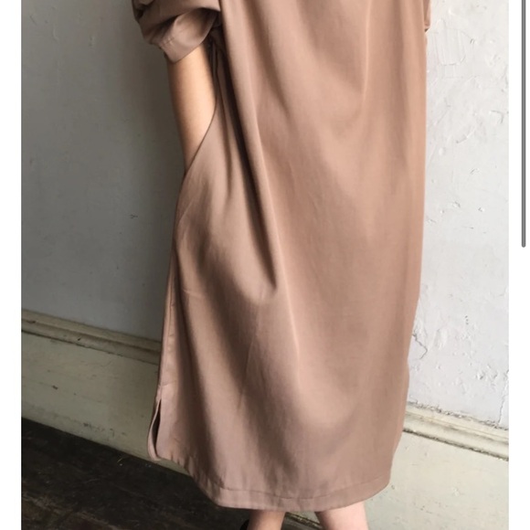 BLACK CRANE • folded neck dress - Picture 6 of 16